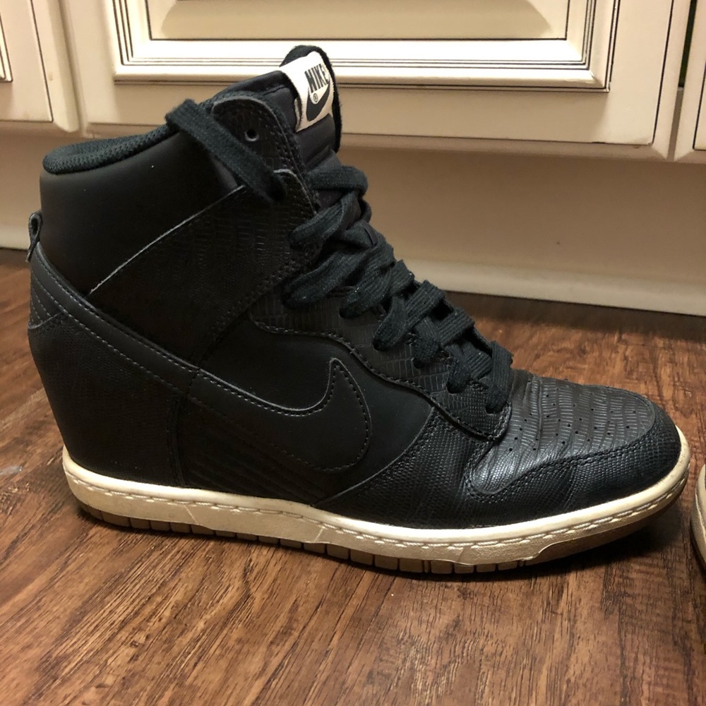 NIKE HEELS